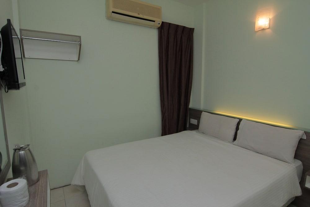 Qish Hotel Malacca Exterior foto