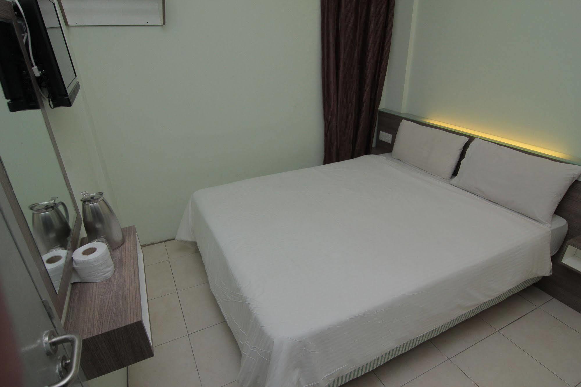 Qish Hotel Malacca Exterior foto