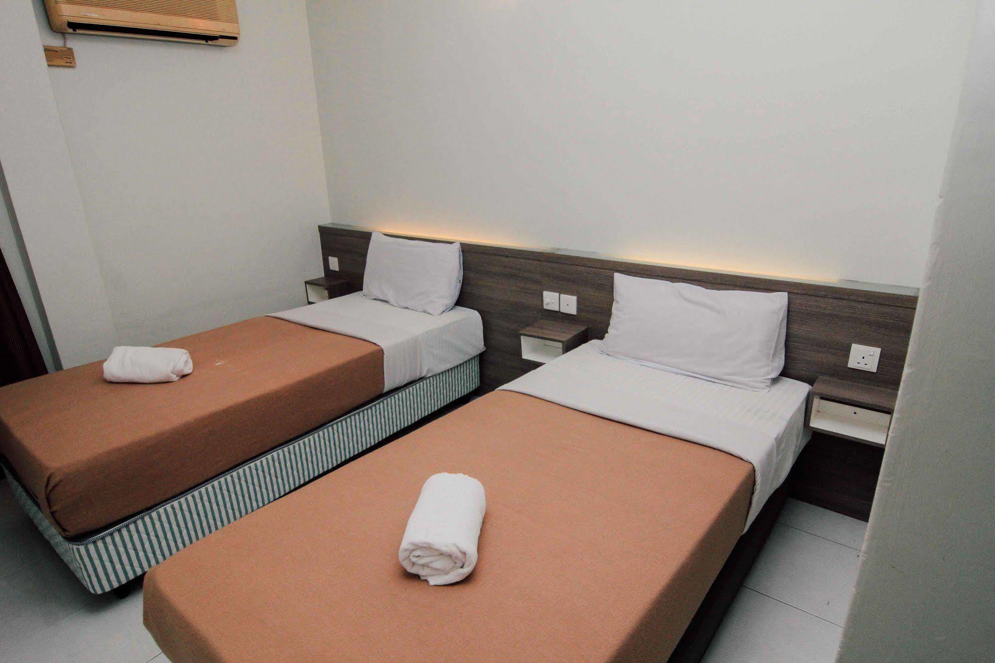 Qish Hotel Malacca Exterior foto